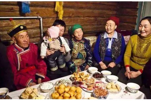 俄罗斯吞并了唐努乌梁海,为何却放弃了蒙古国?