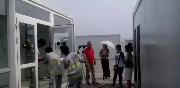 52岁大叔,在北京用集装箱造了一栋“桃花源”别墅,看完就膜拜了!
