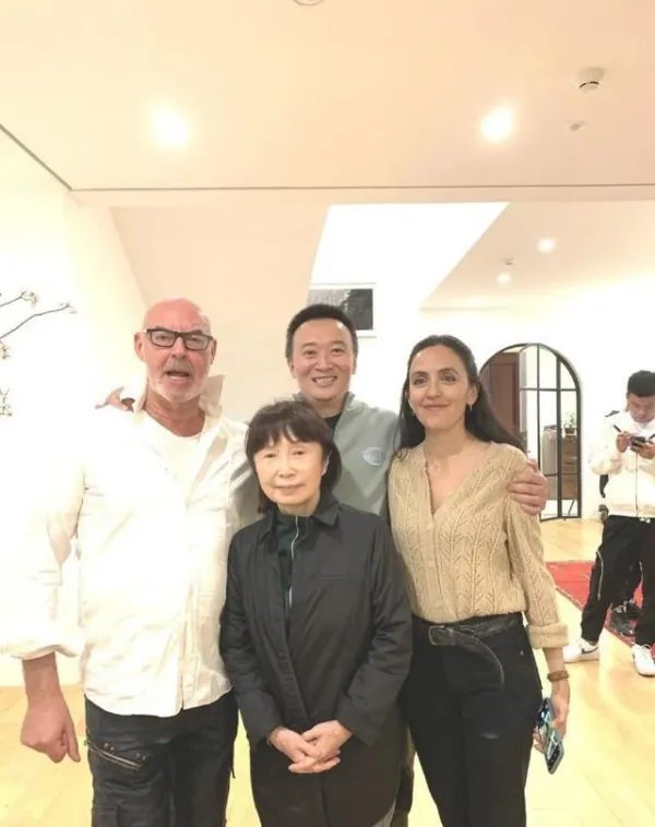 刘烨混血儿女近照曝光，诺一霓娜差别太大了吗？