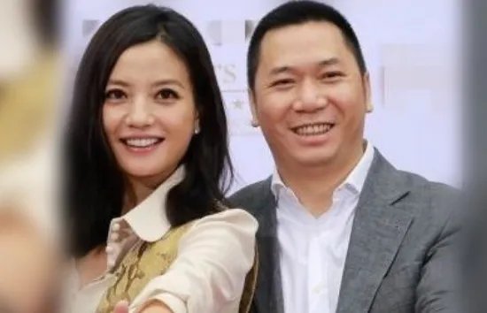 赵薇删除有关黄有龙的所有照片,黄有龙的真实身份是什么?