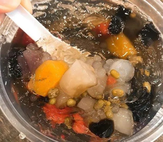 一个人摆摊做甜品什么甜品好做?