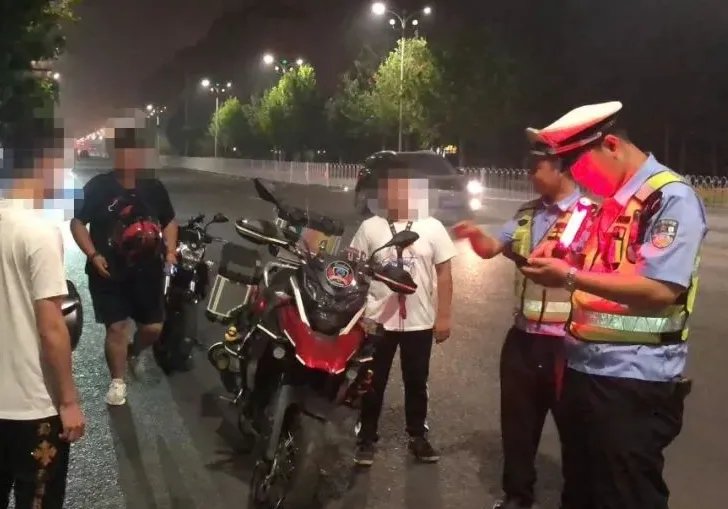 对于河北巡警被妻子举报出轨一事,警方是如何回应的?