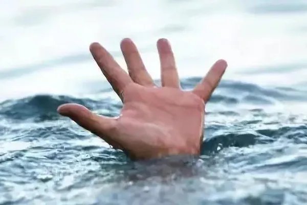 的哥救轻生女子被水冲走,她想死,为何要救她?