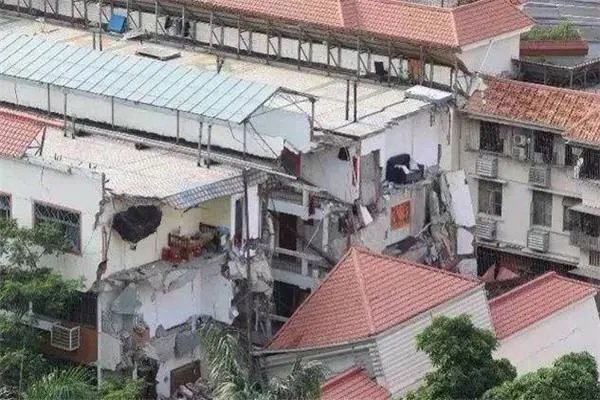 深圳倾斜楼房对面大厦晃动，为何总有人怀疑地铁建设有关？
