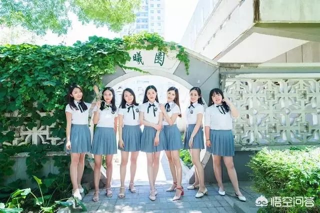 我女儿在四川理科566分在川、渝报什么学校什么专业好？
