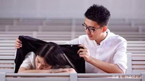 同居3年，我去见准公婆，婆婆给了见面礼，吃完饭我就报了警，我错了吗？