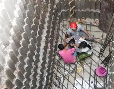 高空钢筋砸中女工事故始末是什么？