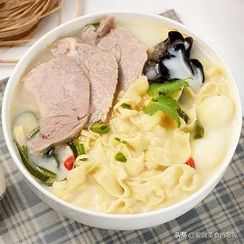 作为一个河南人,你是喜欢吃名气大的连锁烩面还是夫妻档小摊老店?