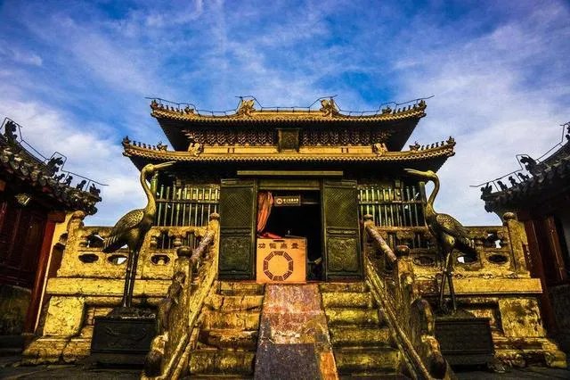 历史上的武当山金顶究竟是什么做的?有什么来历?