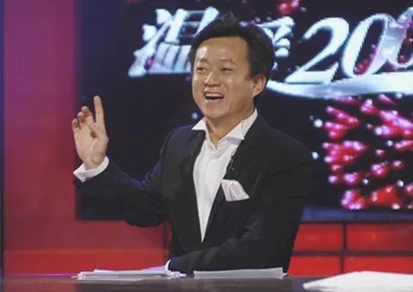 朱军下跪门的前因后果 被记者提问朱军变脸