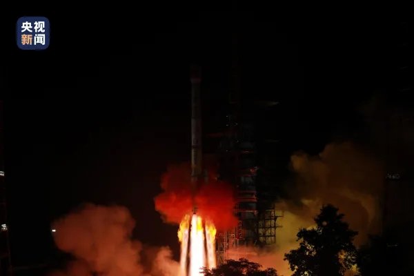 我国成功发射天链二号03星,此卫星的主要任务是什么?