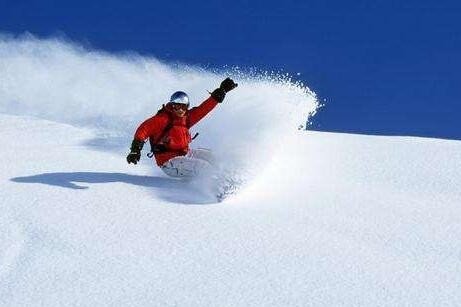 阿尔卑斯发生雪崩 你滑雪中遇到的有趣事情有哪些?