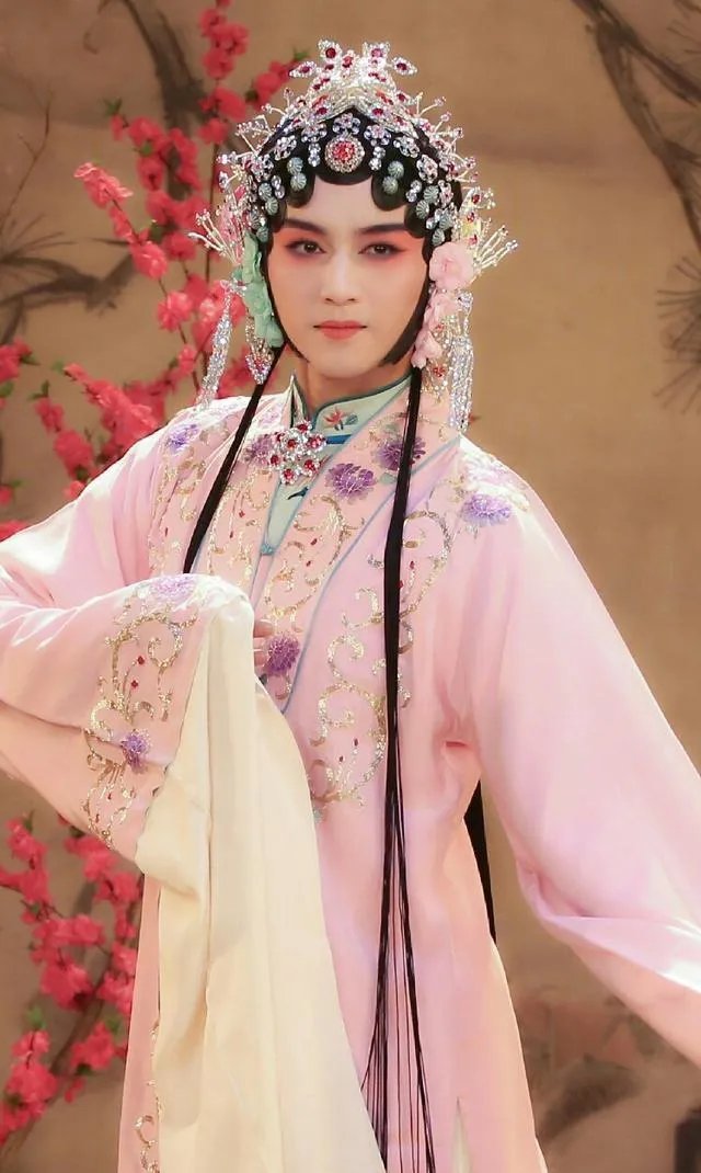 有哪些男明星的女装扮相很惊艳?