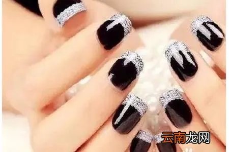 美甲图片2021新款式，五种流行色让指甲美丽动人