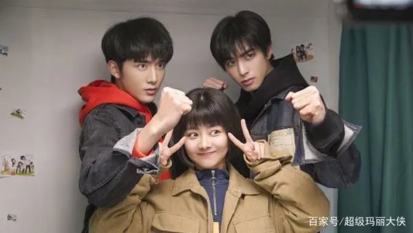 看到谭松韵,吴谨言是否因为拒演《锦衣之下》而感到后悔?