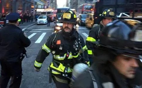 美国纽约曼哈顿又发生爆炸了,最近纽约频繁发生爆炸是什么原因?