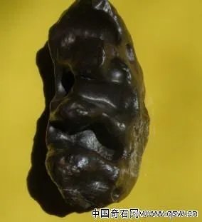 为什么有些人收藏了很多假的藏品，还很自信的朋友们欣赏？