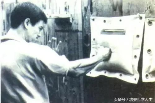 有人说岳松没火起来是为什么？