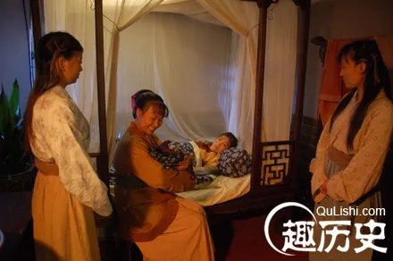 令人吃惊的古代接生可怕手段：产妇要靠鞭打分娩