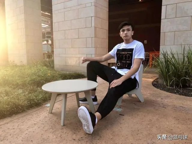 李楠、王治郅、巩晓彬的儿子都入选了国青男篮,巴特尔的儿子呢?