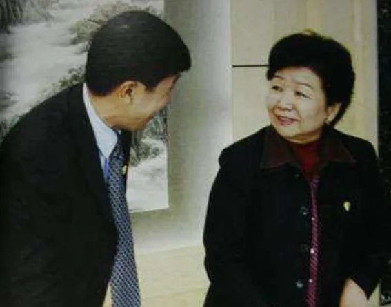 “三鹿”董事长田文华,毁掉上万名婴儿,如今却已获三次减刑,你怎么看?