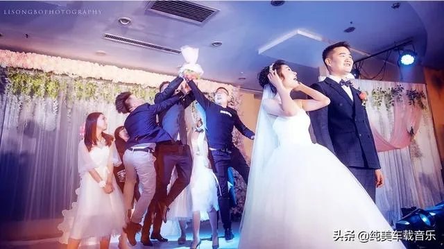 婚礼上新娘出场适合弹什么钢琴曲?
