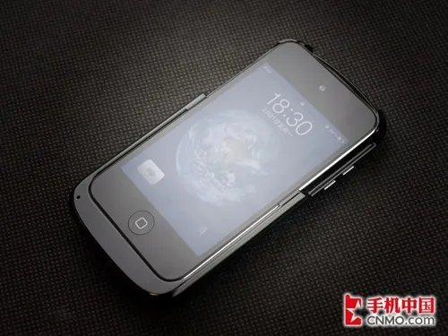 通话短信上网 iPod Touch 4也玩苹果皮