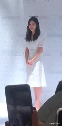宋慧乔离婚在出现后,大家为什么都说她变得非常憔悴而且眼袋较宽,是怎么回事呢?