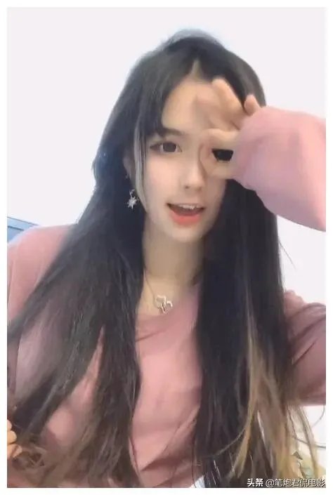 铁山靠怎么火的