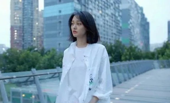 28岁郑爽再次出演青春剧女主角,颜值与演技遇重大挑战,你喜欢她吗?