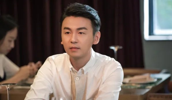 雷佳音妻子如何回应他与佟丽娅的绯闻?