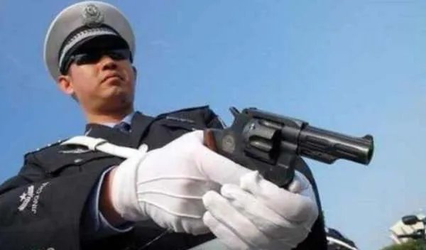 刑警每天都配枪吗