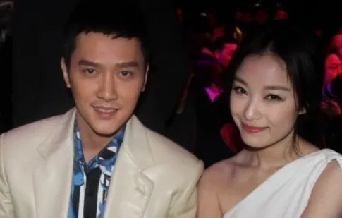 冯绍峰的前女友都有谁?