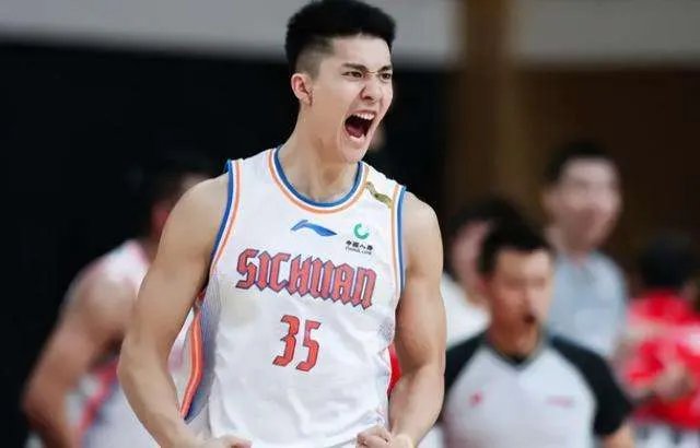四川男篮惨败朱松玮18分,他上限在哪里?