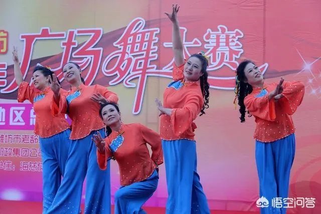 是凤凰传奇带火了广场舞,还是广场舞带火了凤凰传奇?