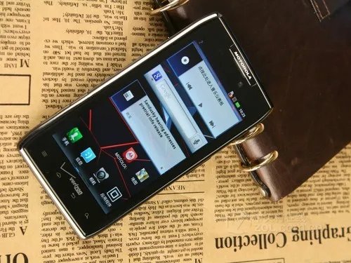 超长待机 摩托罗拉RAZR MAXX价格不到2K5