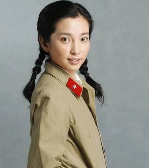 47岁的李冰冰与小16岁的男友许文楠近况如何?