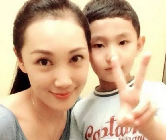 韩磊老婆年龄多大 其其格私房照遭曝光