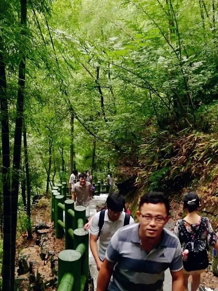 八一易居安吉行,我们在一起!【易居空间装饰】