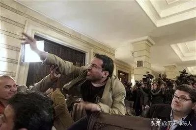 小布什当选美国