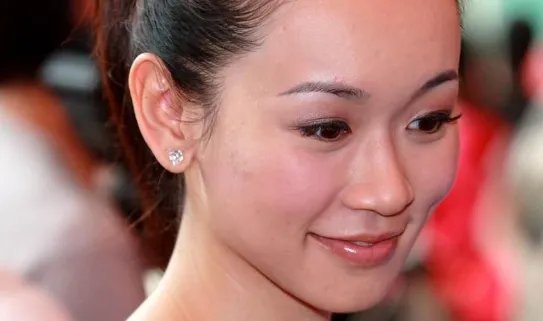 最惨港姐未婚产女,现又身怀二胎,她是怎么被毁成这样的?