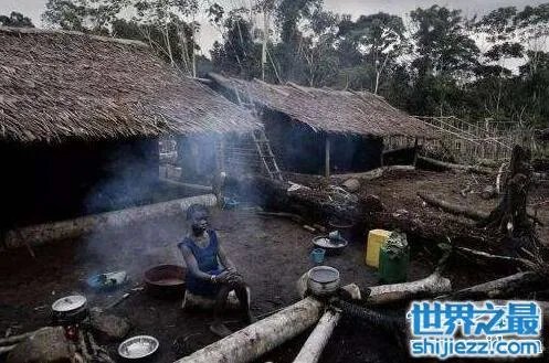 非洲小朋友举牌竟是做广告,营销的方式简直不择手段