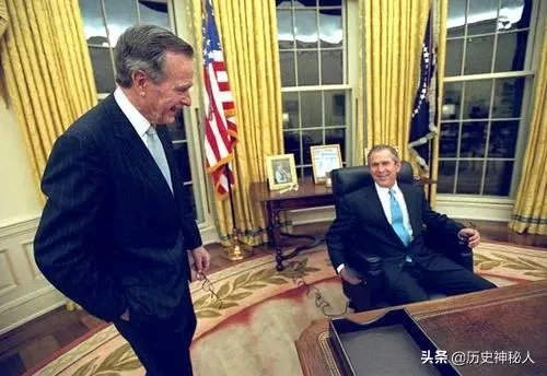小布什当选美国