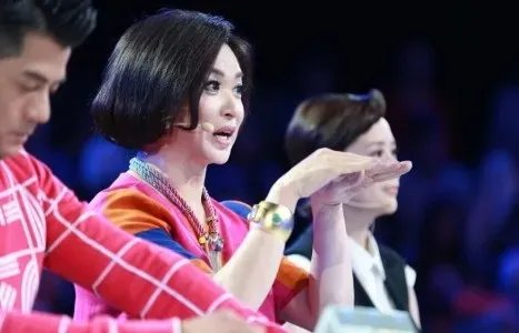 金星怒斥学员穿太少 现场几度冷场