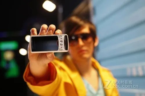 滑盖设计3.5毫米耳机插口 OPPO A209评测